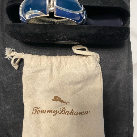 TOMMY BAHAMA ENAMEL CUFF BLUE & SILVER - Picture 3 of 4